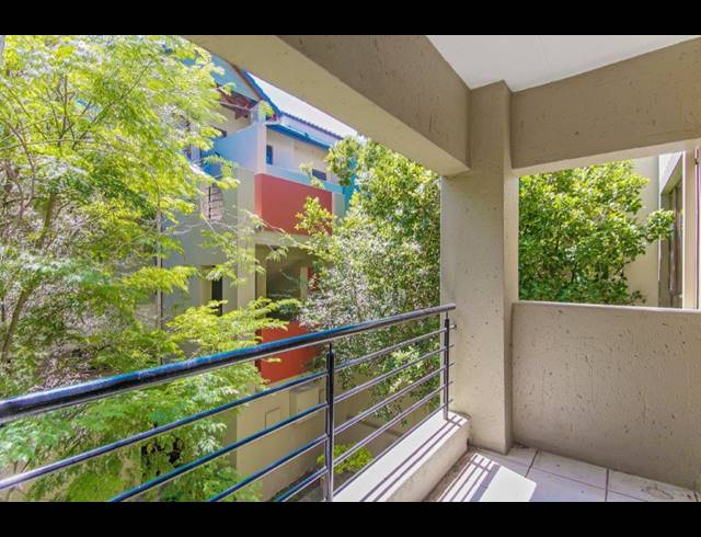 1 BEDROOM APARTMENT FOR SALE IN LONEHILL